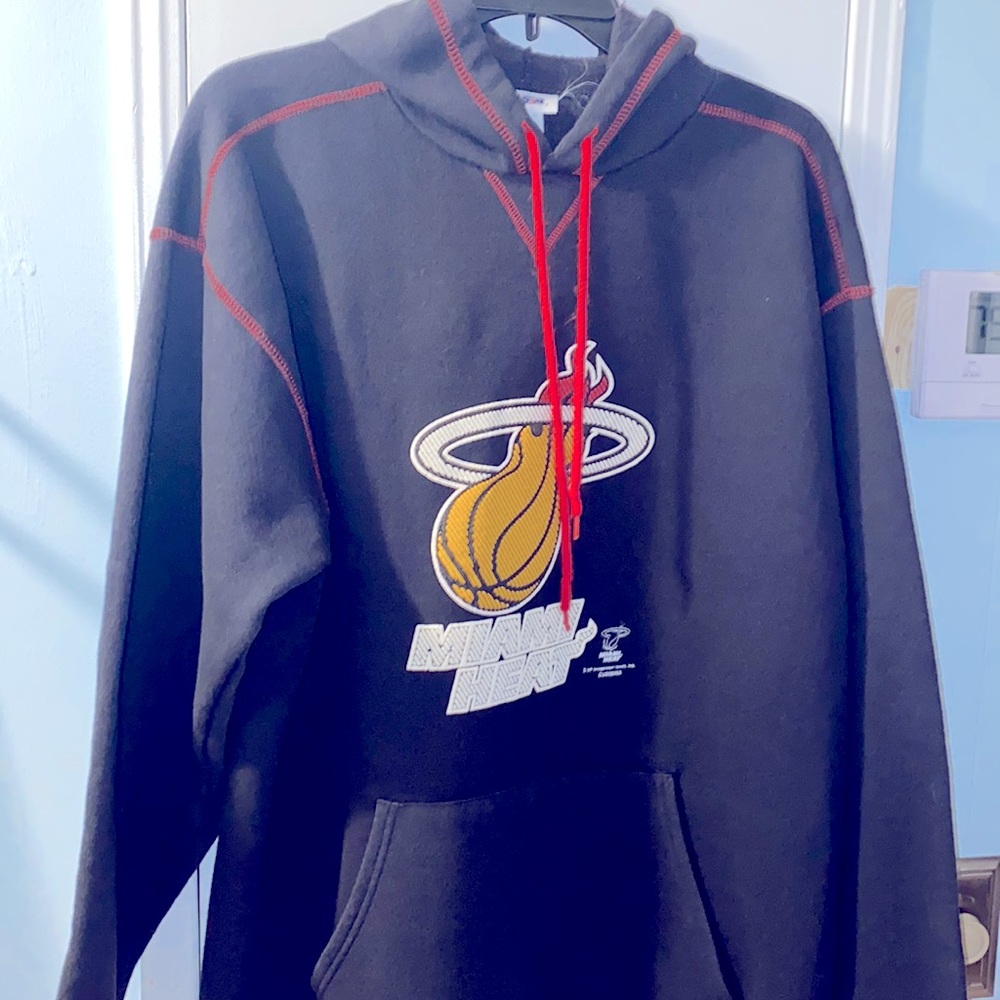 Miami Heat Exter large pull over hoodie